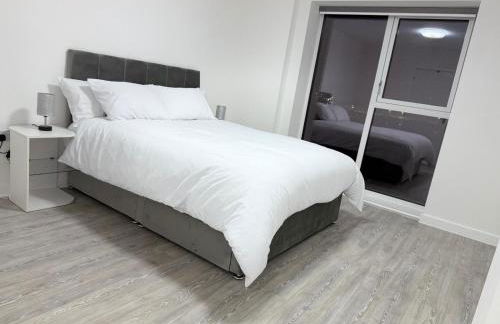 Serenity Waterfront 2 Bed Apartment - Foto 53