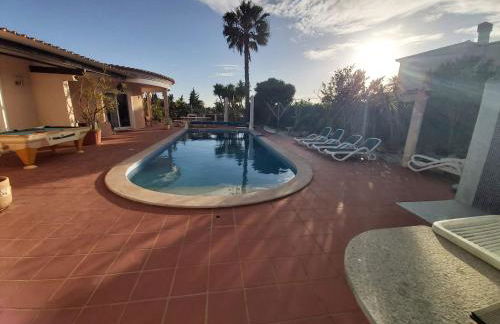 Oceanfront Villa - 8 rooms, 2 kitchens with pool, billiard table and Beach-Volleyball Court - Foto 18