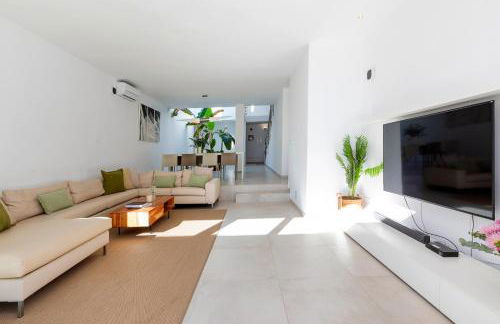 Villa Near Ibiza Town sleeps 10 - Foto 21