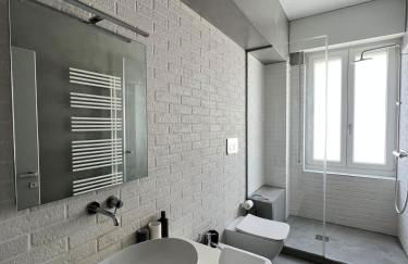 Cozy Apartment in Paolo Sarpi with balcony - Photo 3