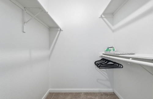 North Dallas 1BR Escape Modern Design Amenities - Photo 2