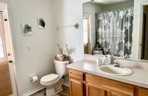 Spacious 5BR Private Home, Private Pool & Salt Water Spa, Minutes from Beaches - Foto 28