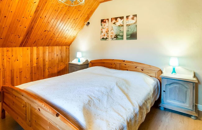 Tranquil Holiday Home With Private Garden - Photo 10