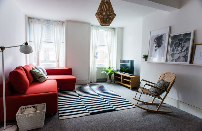 Baker Street Apartments by Allô Housing - Photo 1