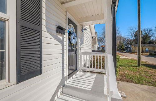 Renovated bungalow in DT Raleigh w firepit & king bed - Foto 15