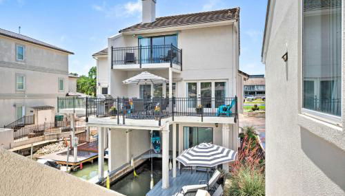 Waterfront Horseshoe Bay Retreat with Game Room! - Foto 2