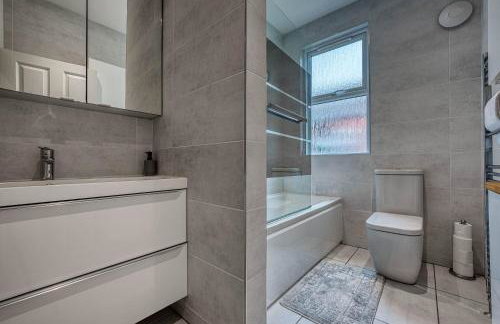 Spacious House in Nottingham - Sleeps 16 - Foto 31