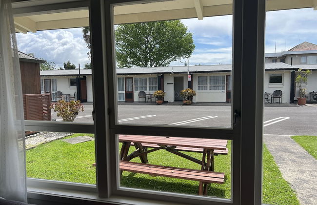 18th Avenue Thermal Motel - Photo 68