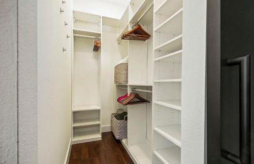 Modern Home with Casita - Balcony & Mins to DT ATX - Foto 22