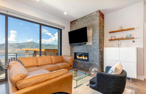 On Top of the Mountains - Full Townhome - Foto 1