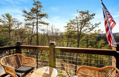 Luxurious A-Frame Mountain Retreat with Hot Tubs & Game Room Near Seneca Rocks, Milam, WV - Foto 32