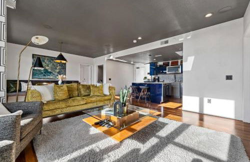 Iowa River Landing steps to Xtream Arena & Coralville Convention Center - Foto 6