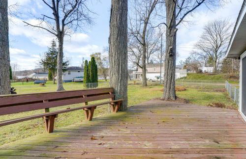 Secluded Home with Lake View in Delton! - Foto 24