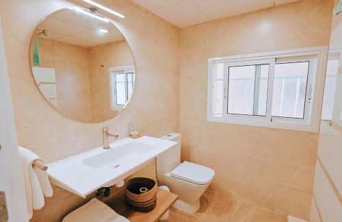 Apartamento prémium con 5 Piscinas Barbacoa Tenis Frontenis - Foto 32