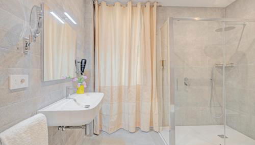 Right House Sur le Port - Harbour View - Foto 3, towels, Shower