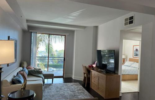 Chic Residences Steps from Beverly Hills & Sony Pictures - Photo 16