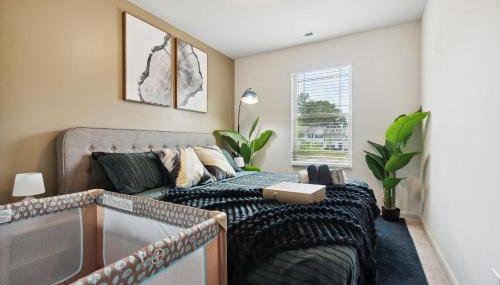 4BR Townhouse King Bed 2-Story Near NC State - Foto 4