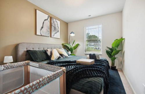 4BR Townhouse King Bed 2-Story Near NC State - Foto 4