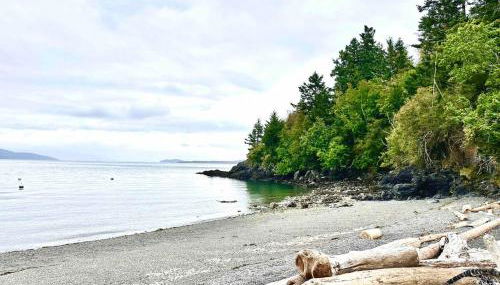 Orcas Island Two-Bedroom Cottage - Photo 2