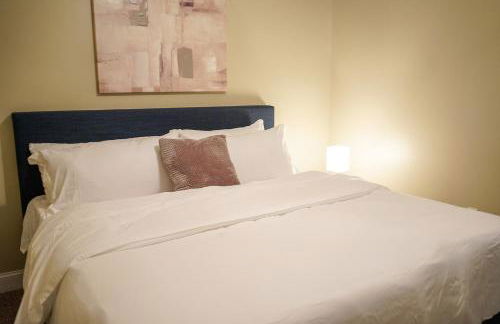 Cozy 3BR 2BA Retreat, Fast Wi-Fi, Free Parking -A- - Foto 14