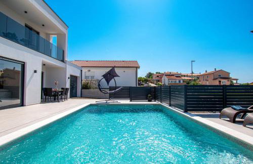 Villa Mina with a private pool in Pula - Photo 25