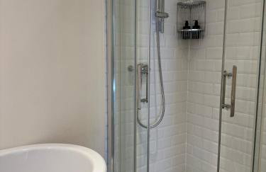 Charming Country Cottage with Lovely Views - Foto 17