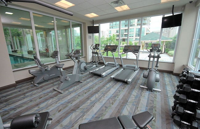 WhiteHall Suites - Mississauga - Photo 22