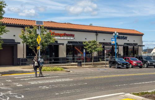 King Bed, Near DT and Best Restaurants, Pets OK! - Foto 35