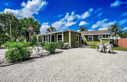 Sleeps 12 - House Guest Apt - Plenty of parking - Foto 17