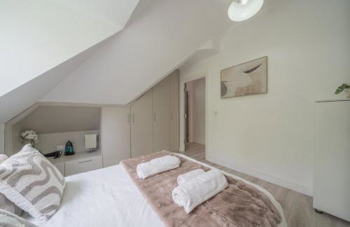 New! Modern Elegant 2-Bed Apartment, free parking - Photo 13