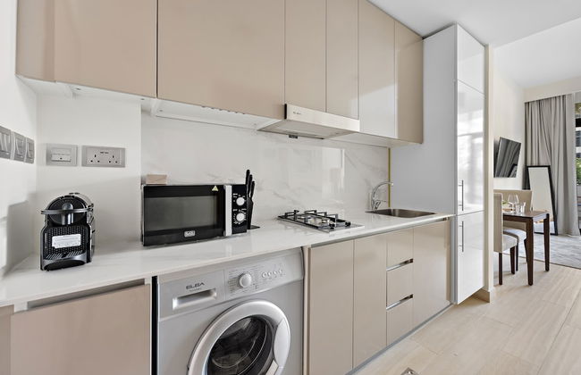 WelHome - Your Dubai Getaway: Cozy Studio at Azizi Rivera 4 - Photo 12