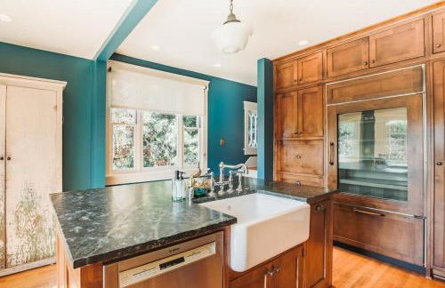 Gorgeous Eccentric Family Home with Cowboy Pool - Foto 22