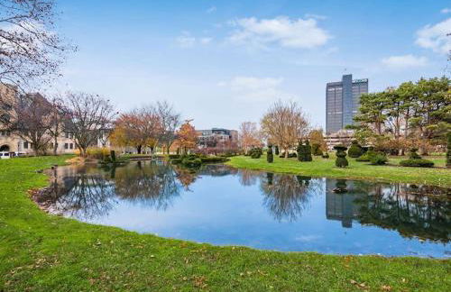 Oasis with Pool Table! Stylish Stay, Pets Allowed! - Foto 15