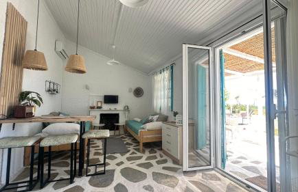Unique Beachfront Cottage House - Private Garden - Foto 18