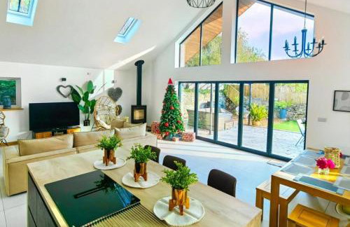 4 Bed Villa Sleeps 8 -private Terrace-free Parking - Foto 53