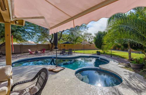 Luxe Desert-Chic 3BR with Heated Pool, Spa, and Grill - Foto 40