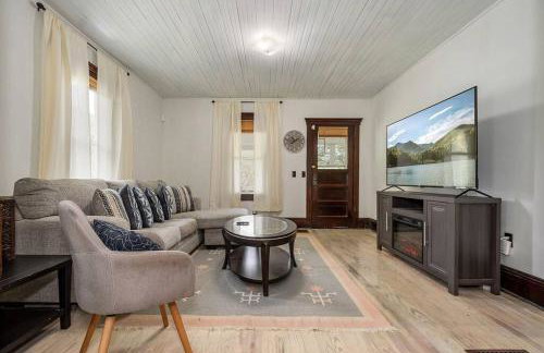 Mountain Serene Views and Creek-side Charm - Pet friendly - Foto 6