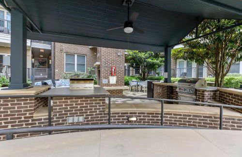 Chic Studio - 5 Min DT, Gym, Parking, W-D - Sleeps 6 - Foto 29