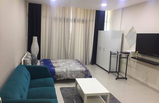 Unique And Stylish Furnished Studio With Pool - Photo 3