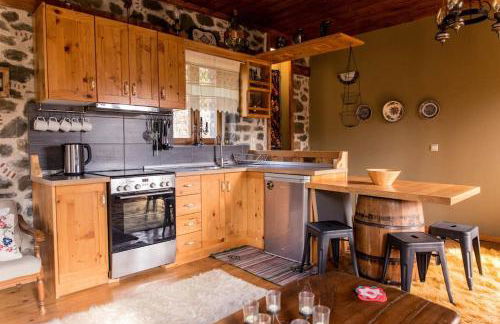 Πέτρινη κατοικία με υπέροχη θέα στο όρος Κόζιακα. - Foto 9