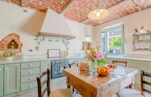 Gorgeous Home In Ferrere With Kitchen - Foto 3