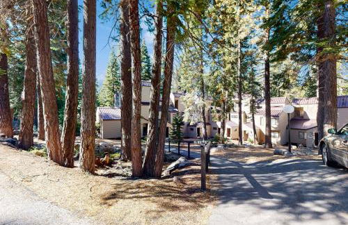 2 Bed 2 Bath Apartment in Carnelian Bay - Foto 38