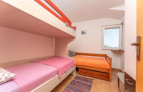 3 Bedroom Cozy Apartment In Ugrinic - Foto 29