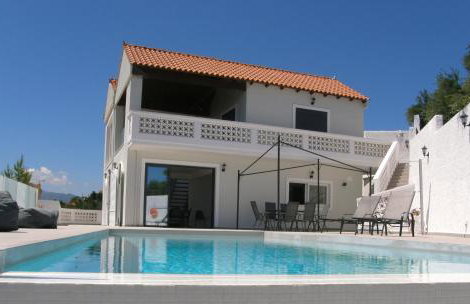 Modern villa with infinity pool close to the sea - Foto 2