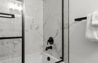 The Loft- Steps from the Lake & Dining- This newly renovated 2 bedroom loft in the heart of McCall - Foto 17