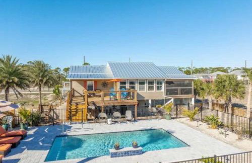 New St George Island Beach Rental Private Pool Golf Cart Included Pet Friendly Direct Beach Access - Foto 1