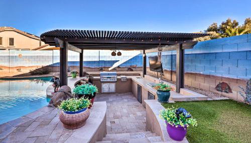 Maricopa Home with Swim-Up Bar, Heated Pool and Slide - Foto 2