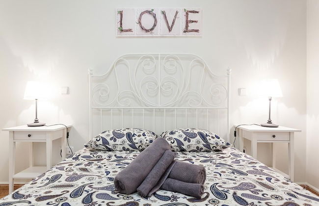 Stunning Urban Apt. Historic District - Sol - Photo 5