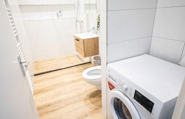 Spacious 2 Bedroom Serviced Apartments 71-77m2 - Photo 28