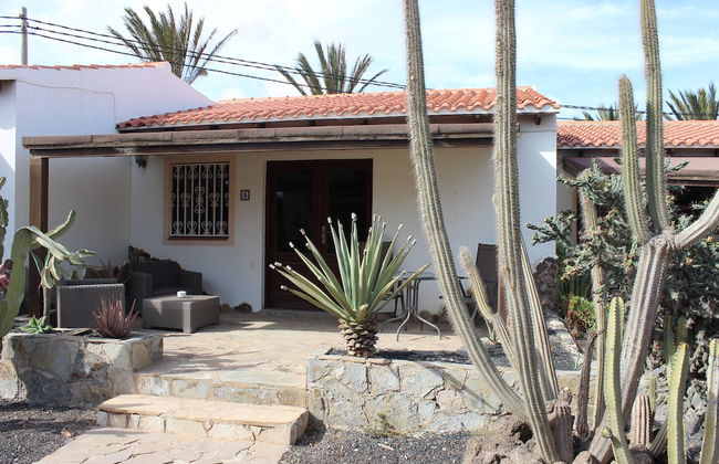Rustic 1-bed Bungalow in Parque Holandés - Photo 27